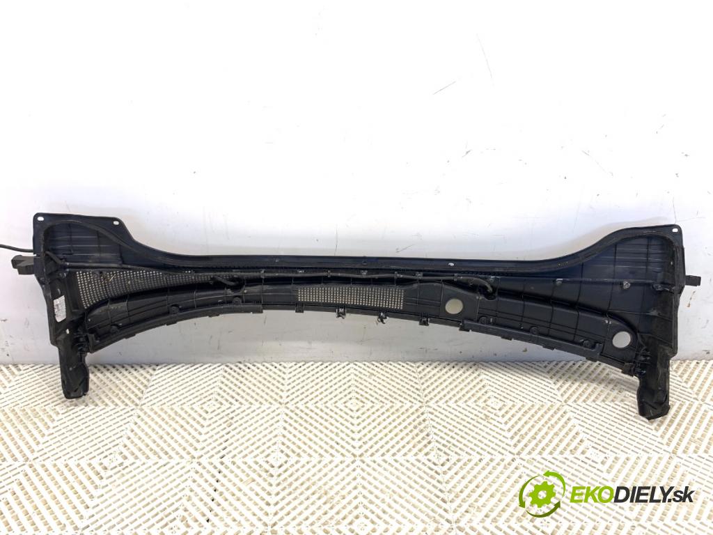 HYUNDAI i30 Kombi 2023 88 kW 1.0 T-GDI 998 Torpédo, plast pod čelné okno 86151-S0000 (Torpédo (plast pod čelným sklom))