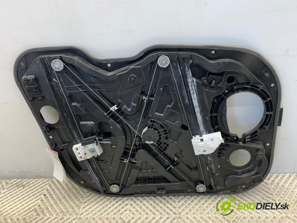 HYUNDAI i30 Kombi 2023 88 kW 1.0 T-GDI 998 Mechanizmus okna pravy predný 82460-G4010