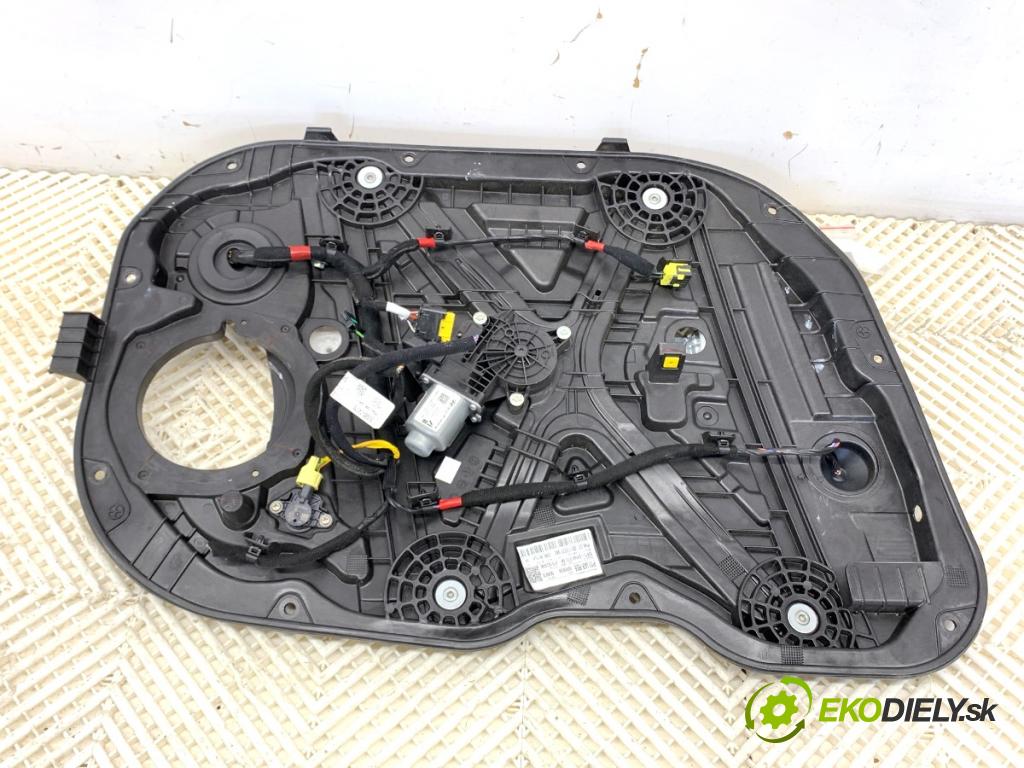 HYUNDAI i30 Kombi 2023 88 kW 1.0 T-GDI 998 Mechanizmus okna ľavy predný 82450-G4010