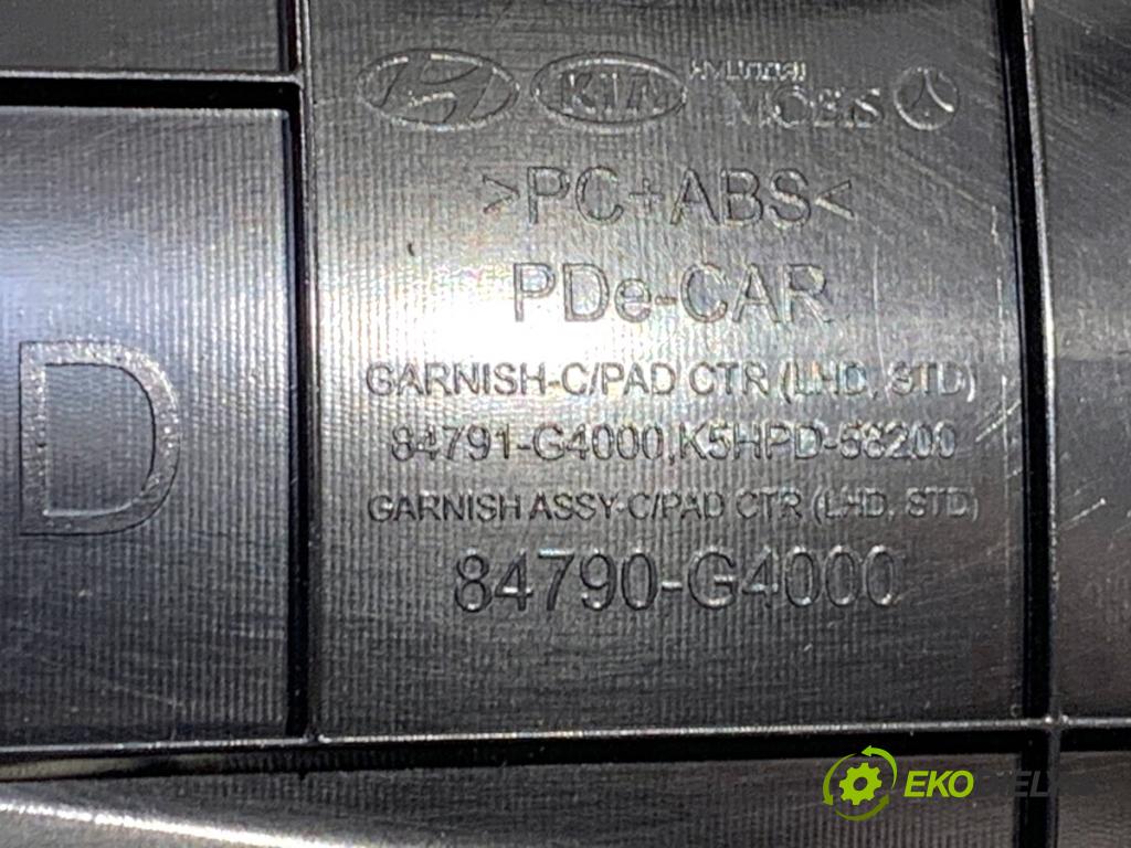 HYUNDAI i30 Kombi 2023 88 kW 1.0 T-GDI 998 lišty kryt 84790-G4000 (Lišta)