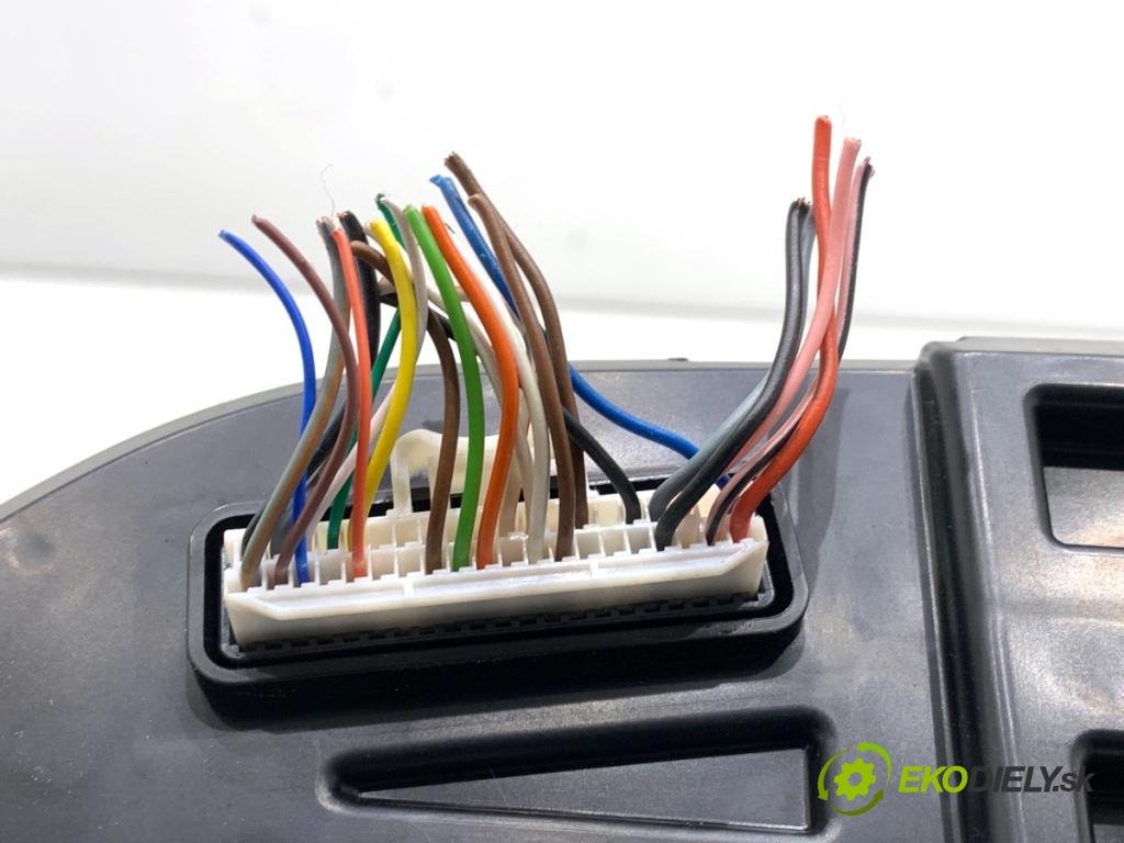 HYUNDAI i30 Kombi 2023 88 kW 1.0 T-GDI 998 Prístrojovka  (Prístrojová doska)