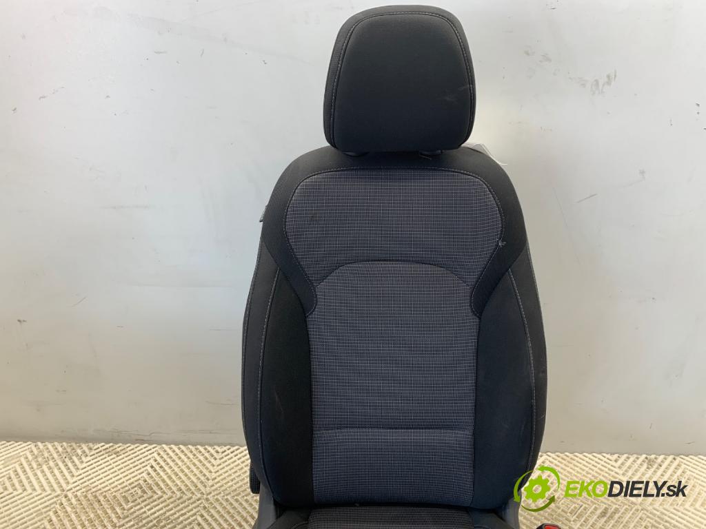 HYUNDAI i30 Kombi 2023 88 kW 1.0 T-GDI 998 Sedadlo pravy predný