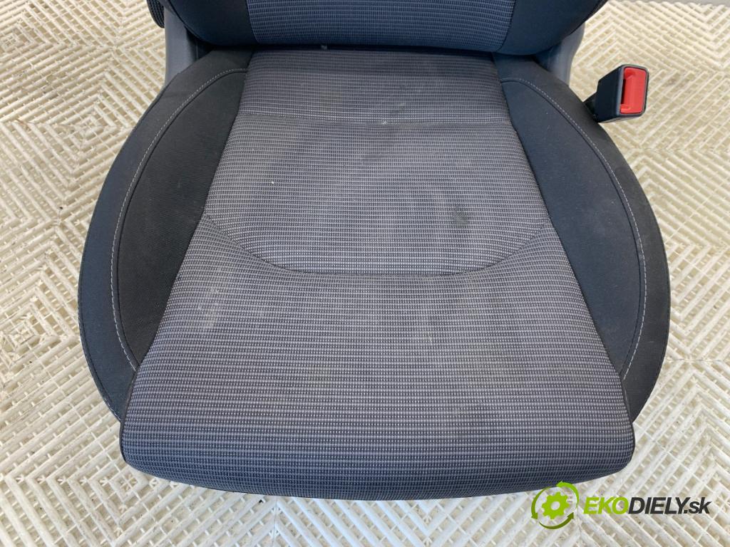 HYUNDAI i30 Kombi 2023 88 kW 1.0 T-GDI 998 Sedadlo pravy predný