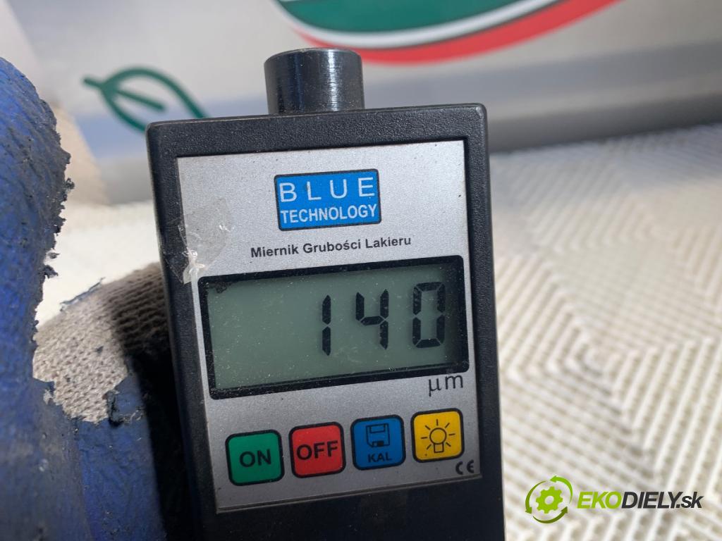 HYUNDAI i30 Kombi 2023 88 kW 1.0 T-GDI 998 Dvere pravy predný R2T
