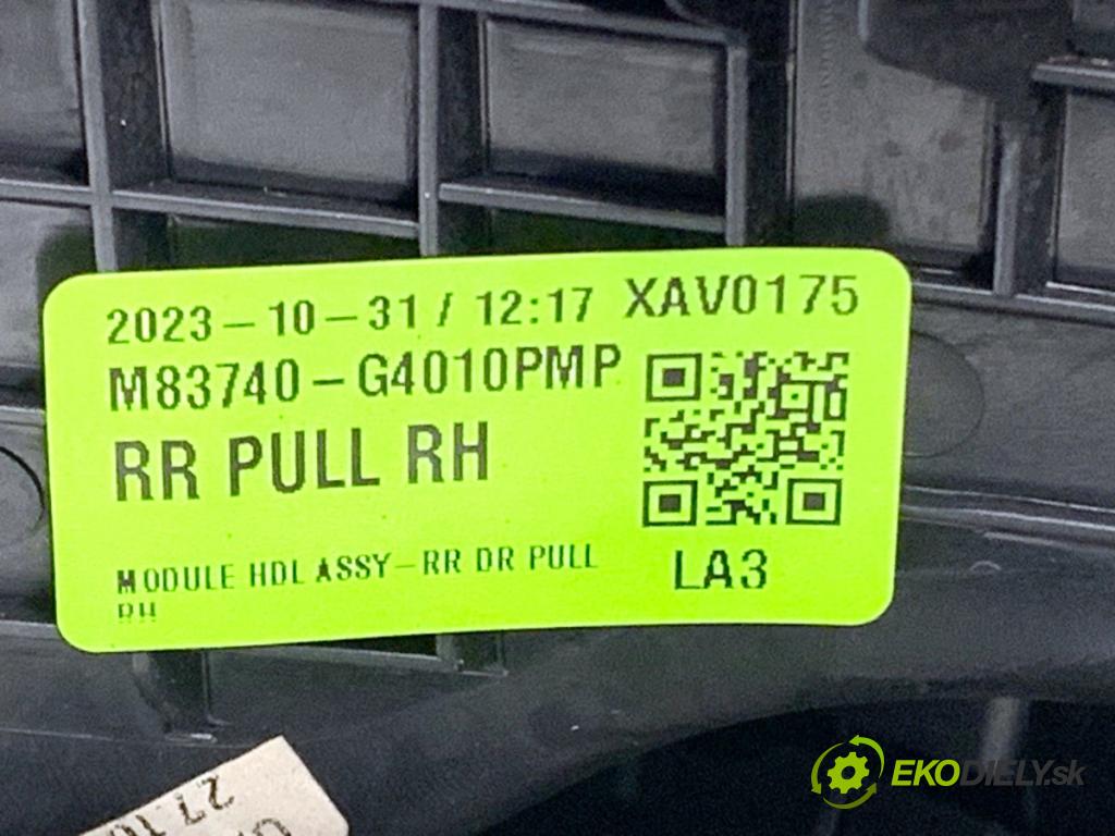 HYUNDAI i30 Kombi 2023 88 kW 1.0 T-GDI 998 čalúnenie Dvere pravy zad