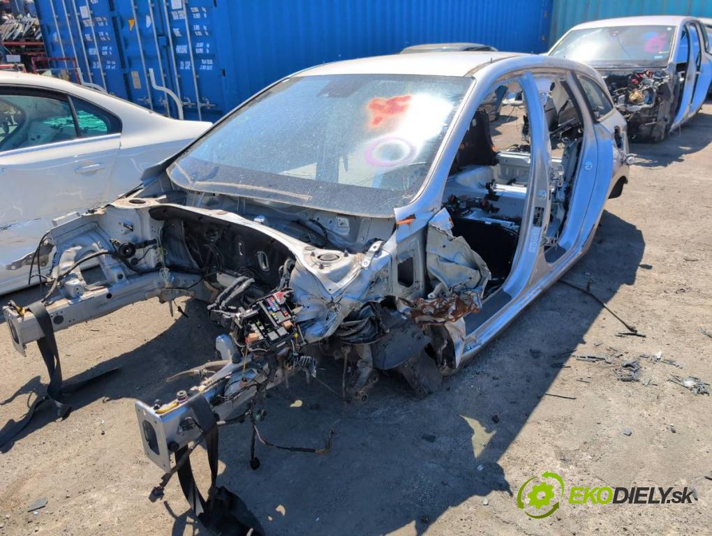 HYUNDAI i30 Kombi 2023 88 kW 1.0 T-GDI 998 karoséria ČTVRŤÁK: Blatník prah strecha PODŁUŻNICA