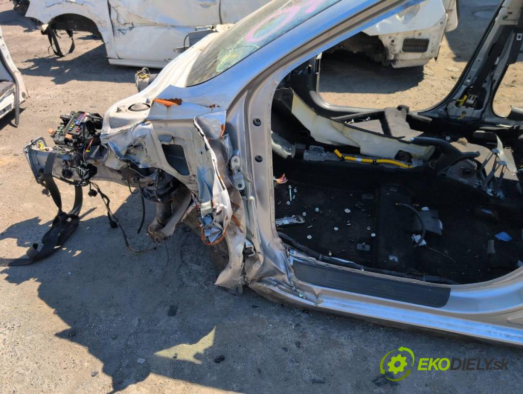 HYUNDAI i30 Kombi 2023 88 kW 1.0 T-GDI 998 karoséria ČTVRŤÁK: Blatník prah strecha PODŁUŻNICA