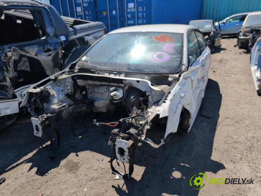 VW JETTA IV sedan 2012 90 kW 1.4 TSI 1390 karoséria ČTVRŤÁK: Blatník prah strecha PODŁUŻNICA 