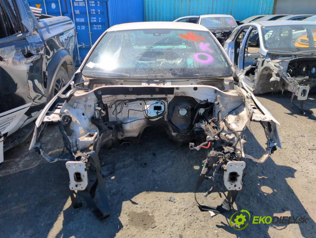 VW JETTA IV sedan 2012 90 kW 1.4 TSI 1390 karoséria ČTVRŤÁK: Blatník prah strecha PODŁUŻNICA