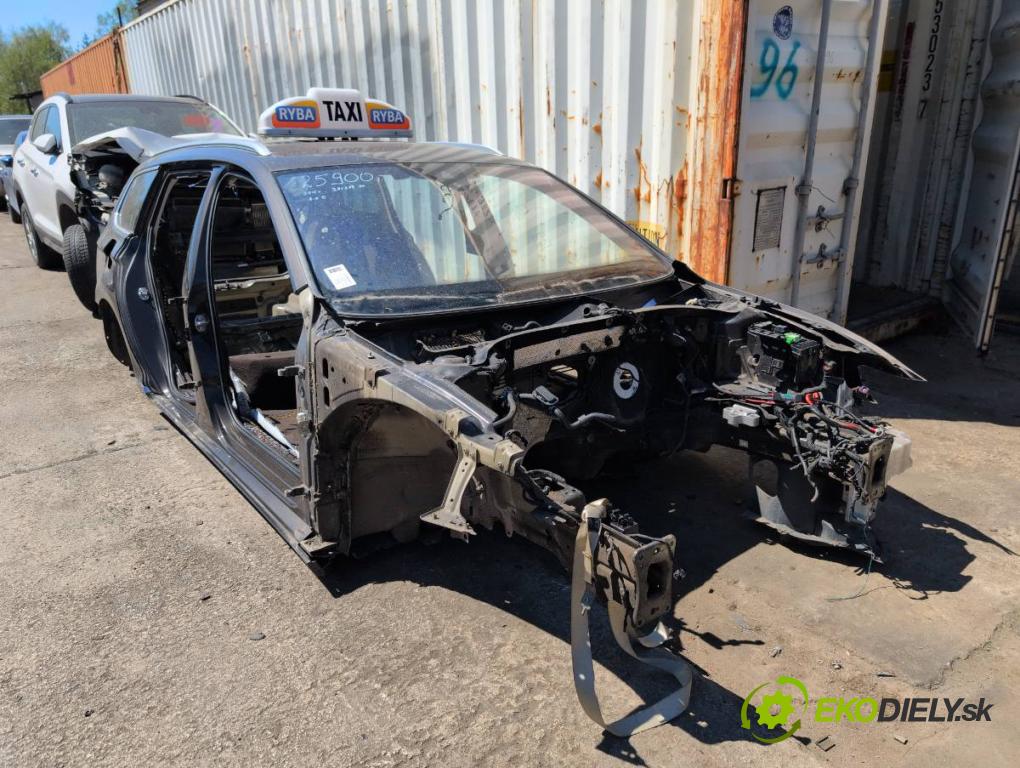 VW PASSAT B8 Kombi 2015 110 kW 2.0 TDI 1968 karoséria ČTVRŤÁK: Blatník prah strecha PODŁUŻNICA 