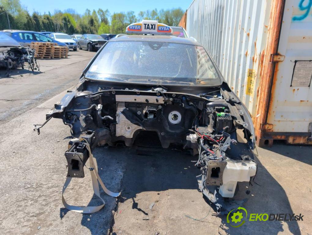 VW PASSAT B8 Kombi 2015 110 kW 2.0 TDI 1968 karoséria ČTVRŤÁK: Blatník prah strecha PODŁUŻNICA