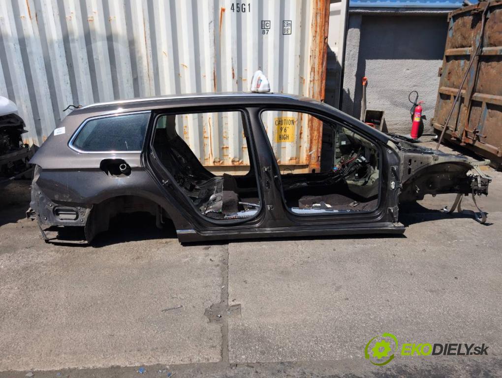 VW PASSAT B8 Kombi 2015 110 kW 2.0 TDI 1968 karoséria ČTVRŤÁK: Blatník prah strecha PODŁUŻNICA