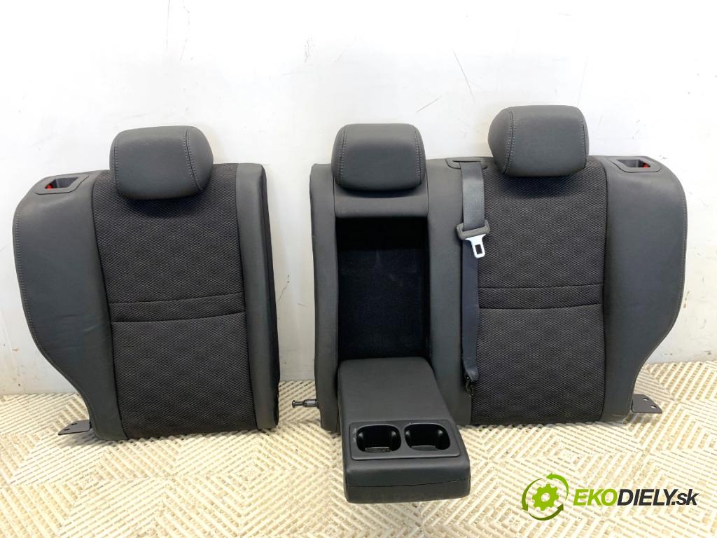 NISSAN QASHQAI J11 SUV 2016 120 kW 1.6 DIG-T 1618 Sedadlo druhý rad