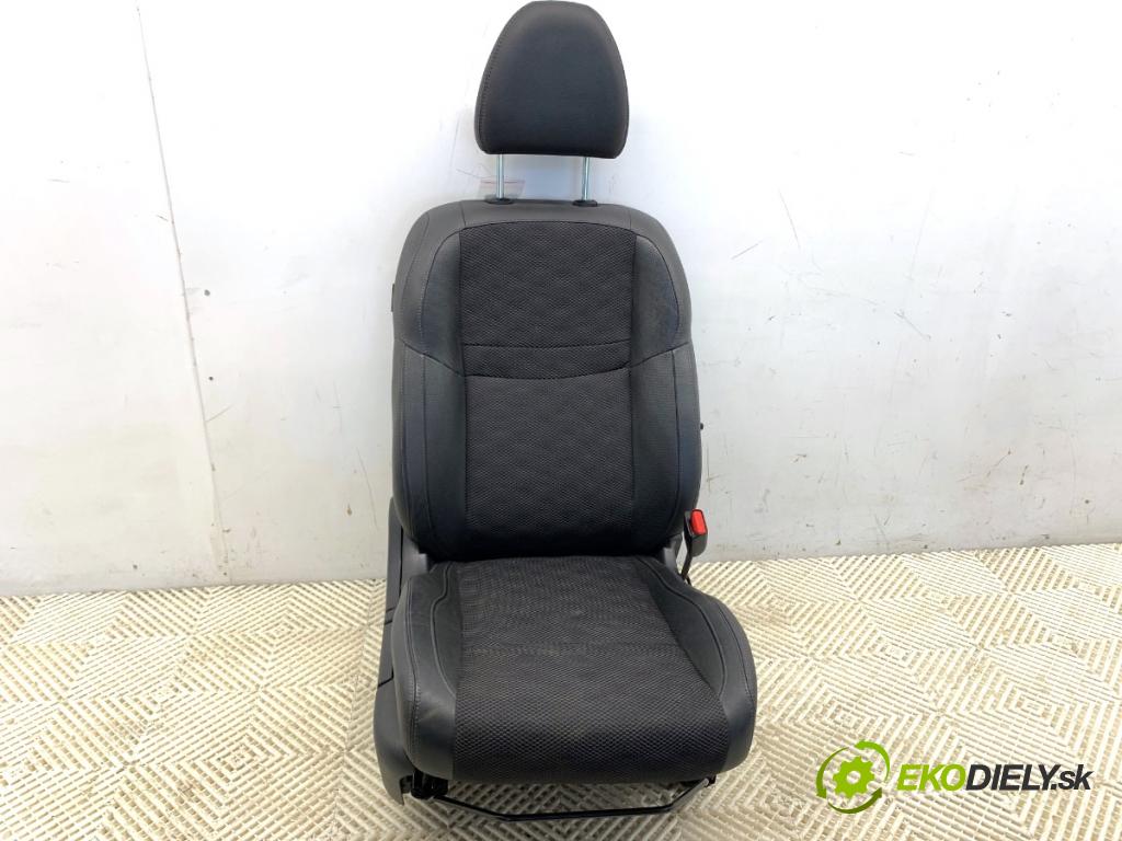 NISSAN QASHQAI J11 SUV 2016 120 kW 1.6 DIG-T 1618 Sedadlo pravy predný 