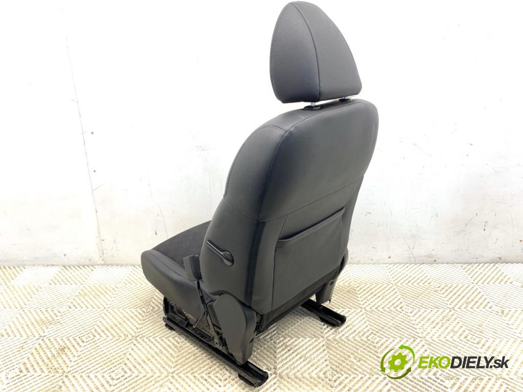 NISSAN QASHQAI J11 SUV 2016 120 kW 1.6 DIG-T 1618 Sedadlo pravy predný