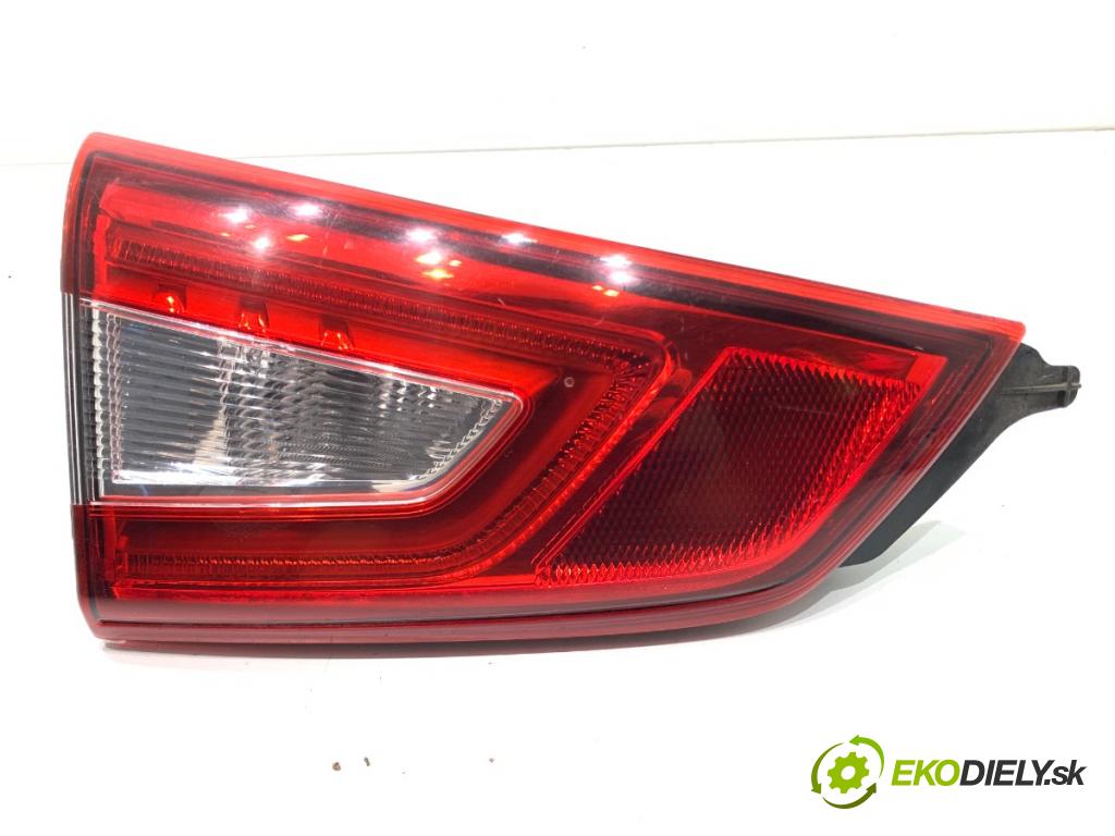 NISSAN QASHQAI J11 SUV 2016 120 kW 1.6 DIG-T 1618 Svetlo zad ľavá strana vnútorná  (Kľučka dverí ostatné)