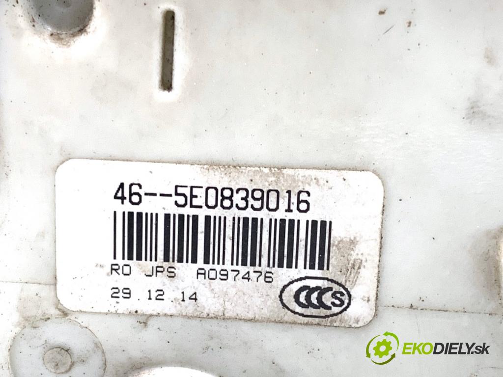 VW PASSAT B8 Kombi 2015 110 kW 2.0 TDI 1968 zámok dveře pravý zadní část 5E0839016