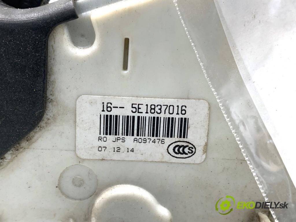 VW PASSAT B8 Kombi 2015 110 kW 2.0 TDI 1968 zámok dveře pravý přední část 5E1837016