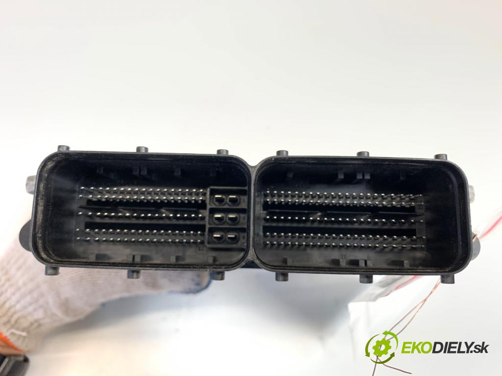 VW PASSAT B8 Kombi 2015 110 kW 2.0 TDI 1968 riadiaca jednotka Motor 04L907309R (Riadiaca jednotka)