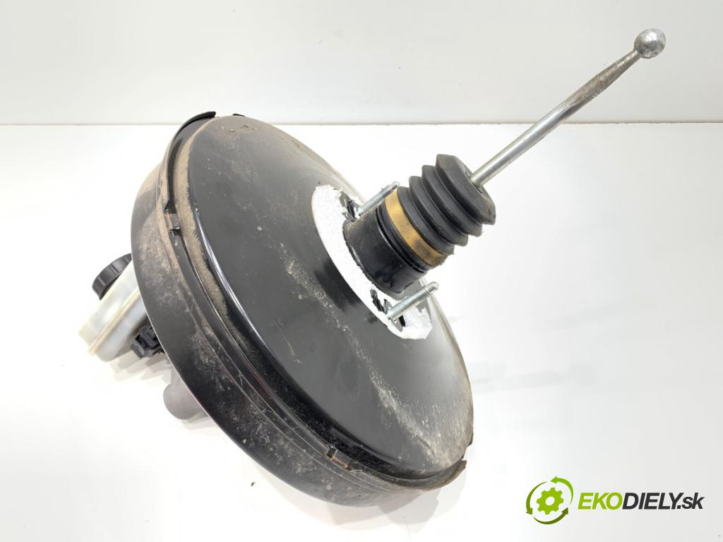 VW PASSAT B8 Kombi 2015 110 kW 2.0 TDI 1968 Posilovač bŕzd 5Q1614105BS