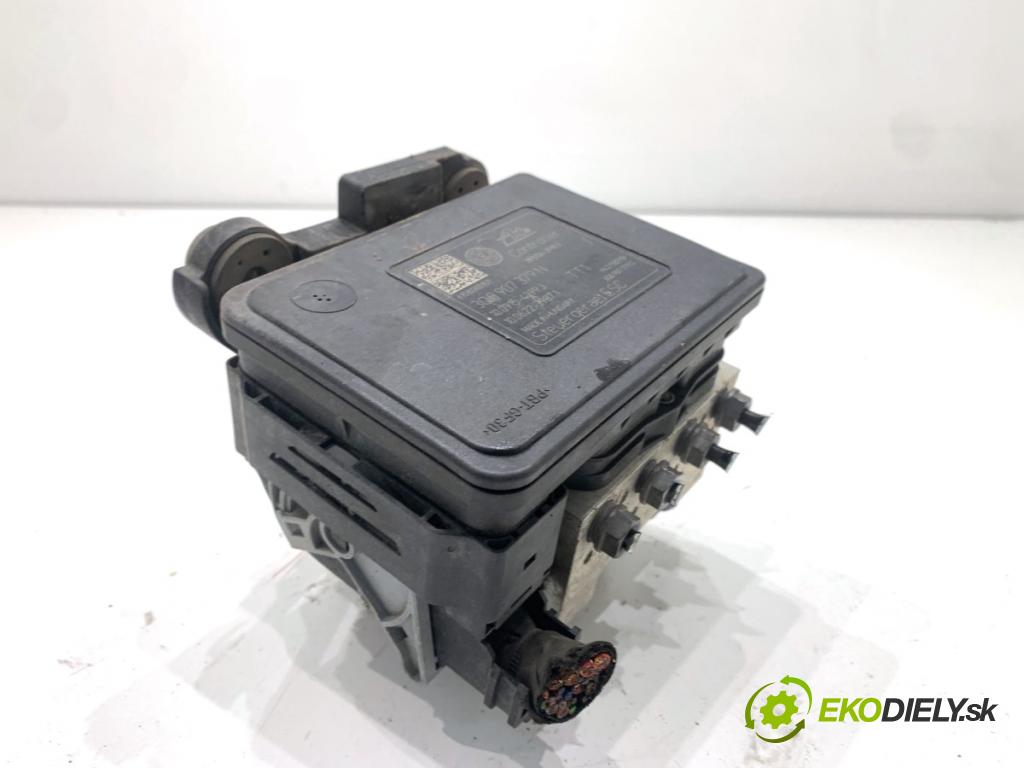 VW PASSAT B8 Kombi 2015 110 kW 2.0 TDI 1968 Pumpa ABS 3Q0614517N (Pumpa ABS)