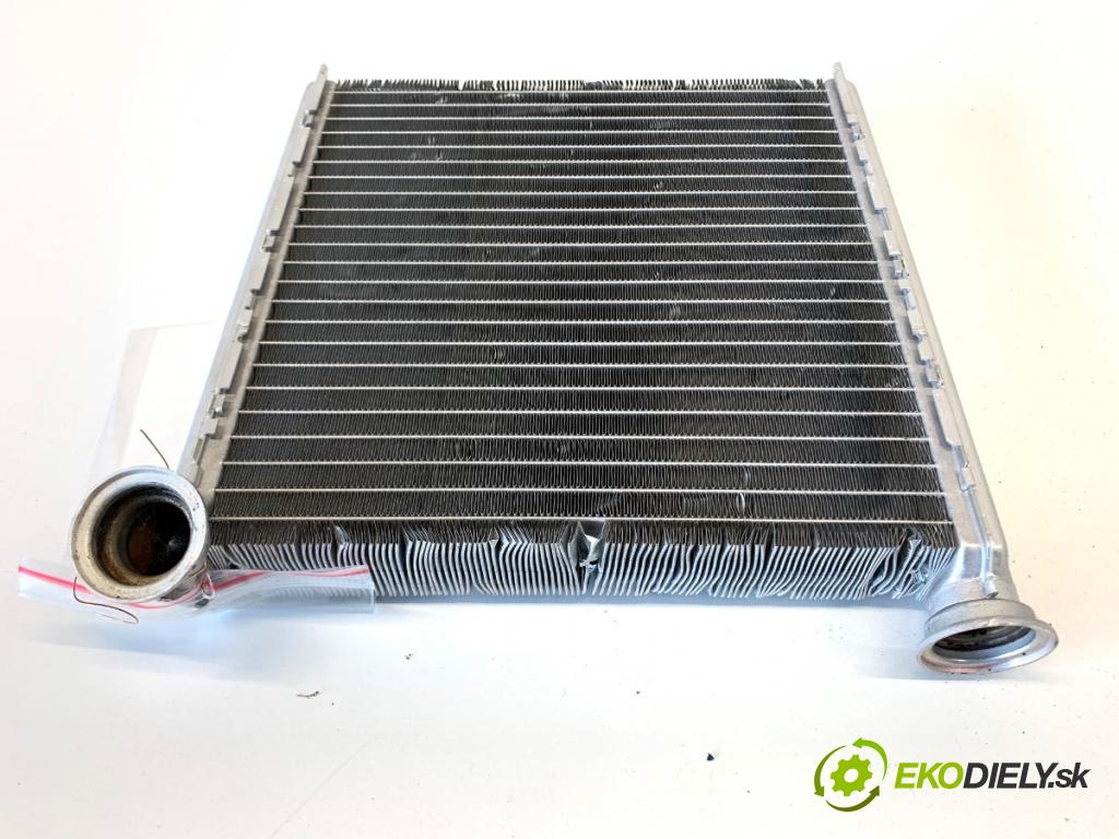 VW PASSAT B8 Kombi 2015 110 kW 2.0 TDI 1968 topné těleso radiátor topení 5Q0819031 (Radiátor topení)