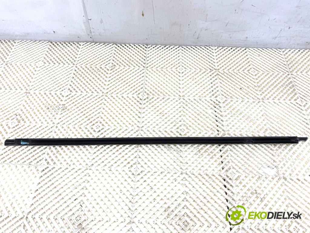 VW PASSAT B8 Kombi 2015 110 kW 2.0 TDI 1968 Lišta Sbírání: predný pravy
