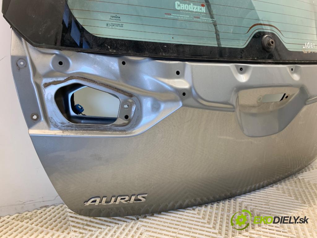 TOYOTA AURIS II liftback 2016 73 kW 1.3 (NRE180_) 1329 kapota zadní část 1G6