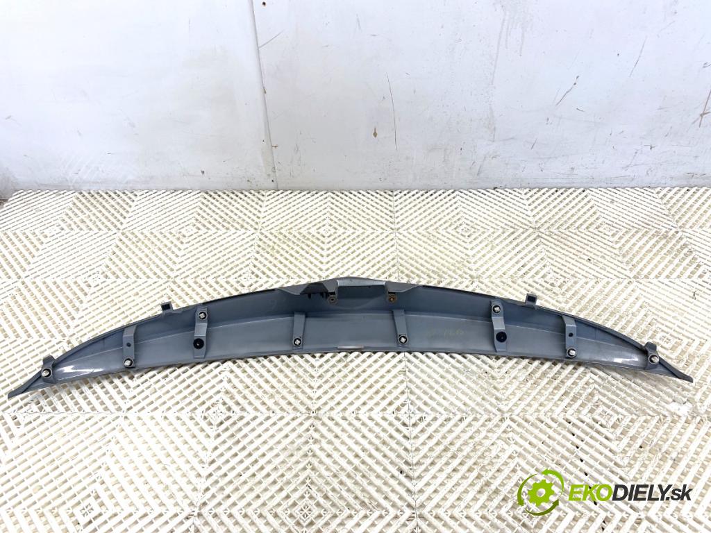 TOYOTA AURIS II liftback 2016 73 kW 1.3 (NRE180_) 1329 Lišta dverí zad