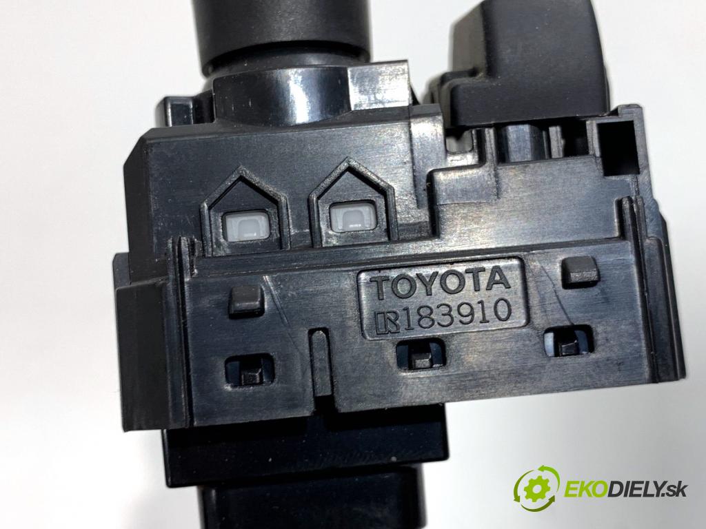 TOYOTA YARIS IV SUV 2021 92 kW 1.5 (MXPB10) 1490 přepínač nastavení zpětných zrcátek 183910 (Páčky pod volantem)