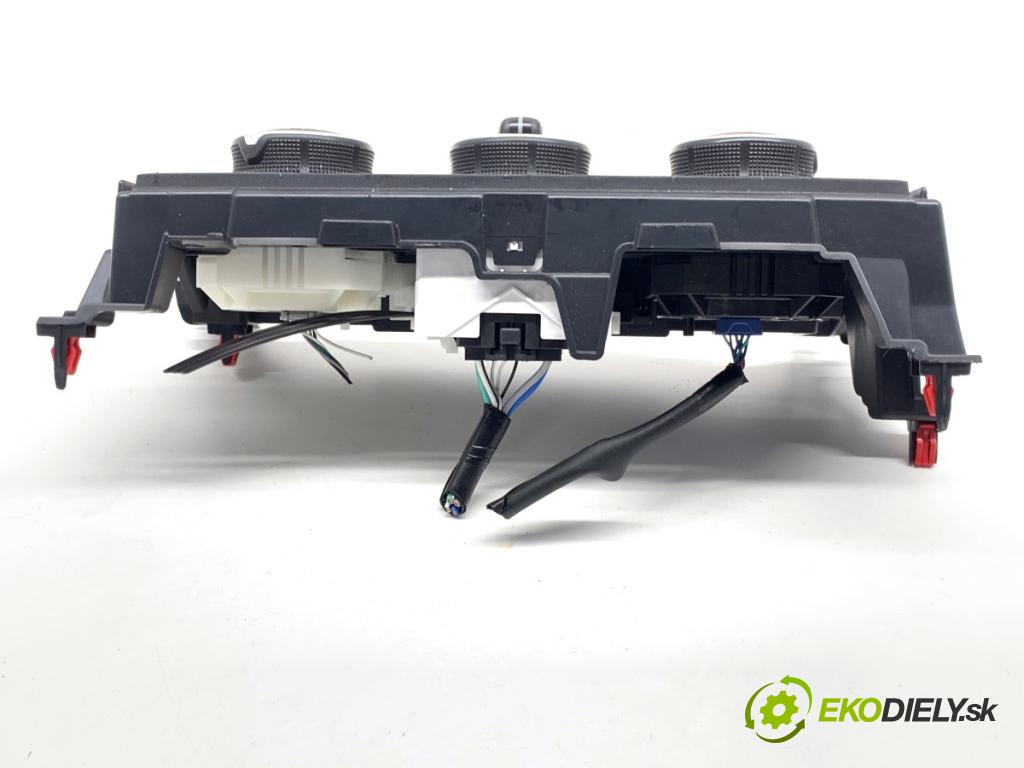 TOYOTA YARIS IV SUV 2021 92 kW 1.5 (MXPB10) 1490 Panel ovládania kúrenia 55406-0D580 (Prepínacie páčky pod volantom)