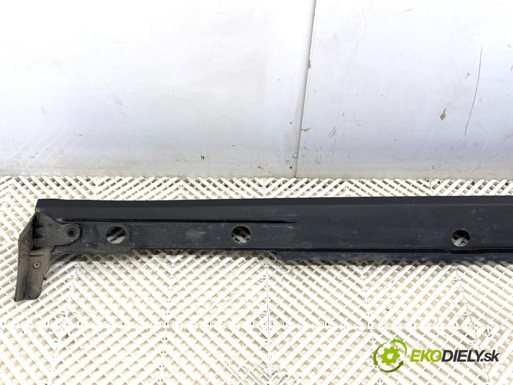 TOYOTA YARIS IV SUV 2021 92 kW 1.5 (MXPB10) 1490 Lišta prahová pravy 75851-52120 75850-K2010