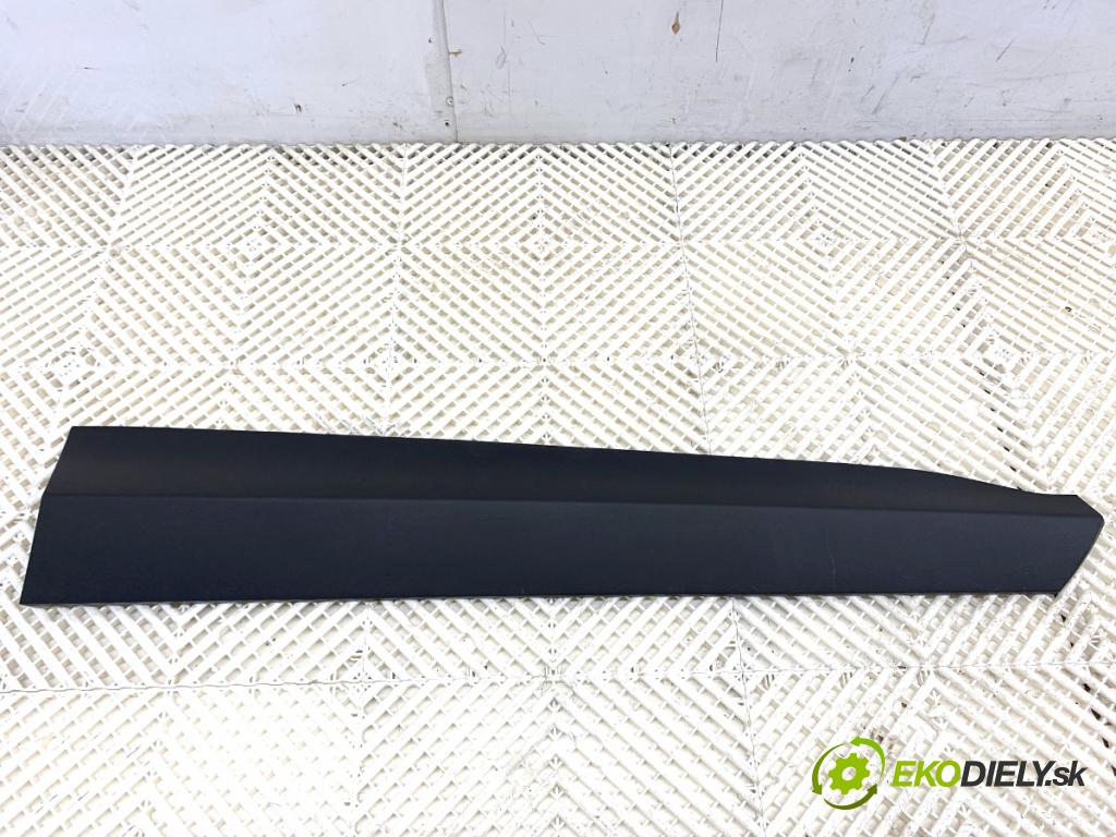 TOYOTA YARIS IV SUV 2021 92 kW 1.5 (MXPB10) 1490 Lišta Dvere pravy predný 75073-K2010