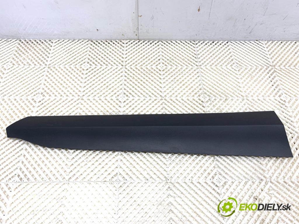 TOYOTA YARIS IV SUV 2021 92 kW 1.5 (MXPB10) 1490 Lišta Dvere pravy predný 75073-K2010