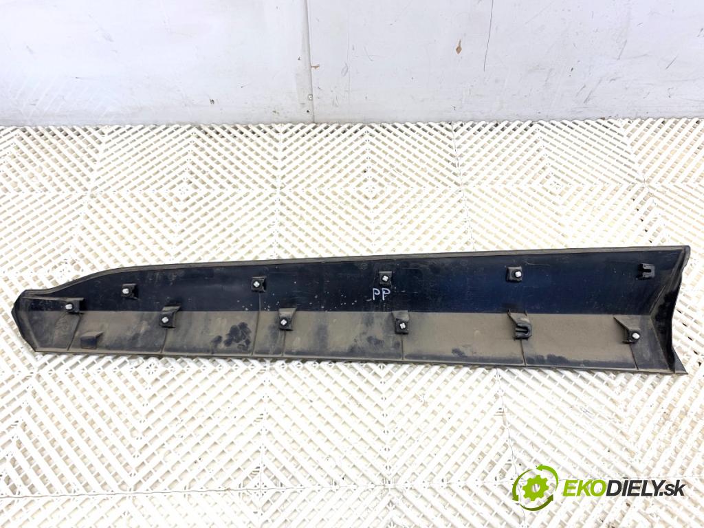 TOYOTA YARIS IV SUV 2021 92 kW 1.5 (MXPB10) 1490 Lišta Dvere pravy predný 75073-K2010