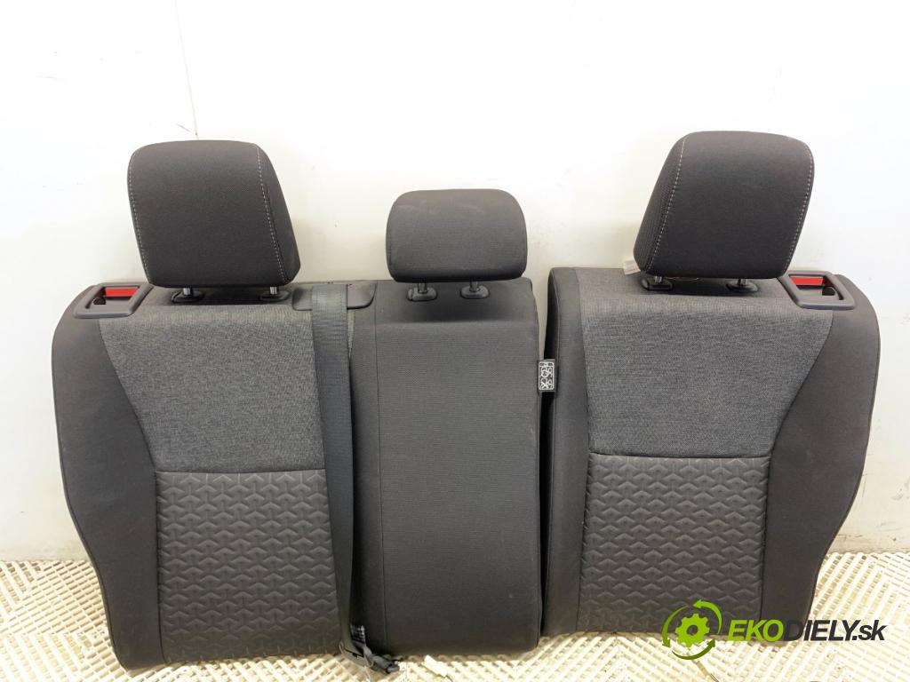 TOYOTA YARIS IV SUV 2021 92 kW 1.5 (MXPB10) 1490 Sedadlo druhý rad
