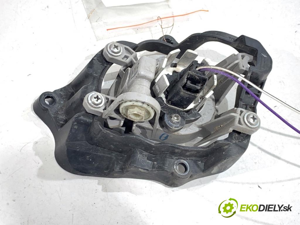 TOYOTA YARIS IV SUV 2021 92 kW 1.5 (MXPB10) 1490 Hmlové svetlo, hmlovka pravy predný