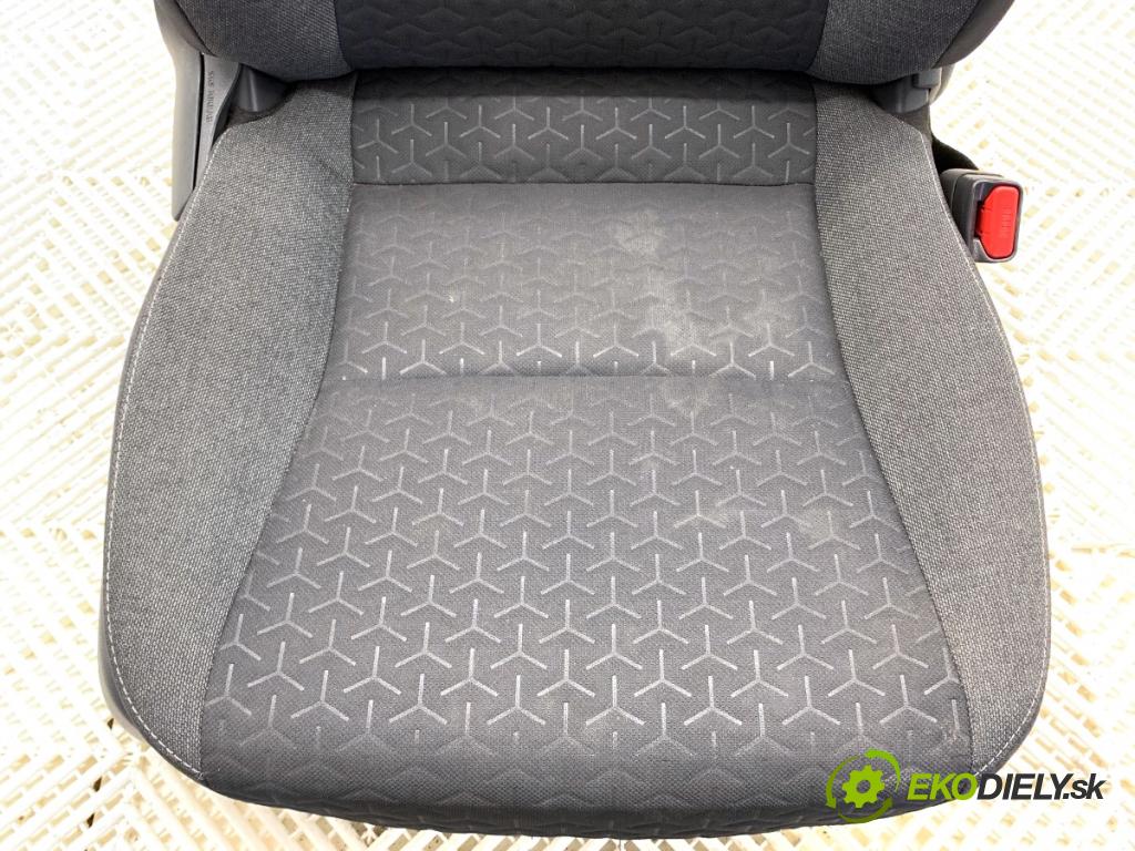 TOYOTA YARIS IV SUV 2021 92 kW 1.5 (MXPB10) 1490 Sedadlo pravy predný