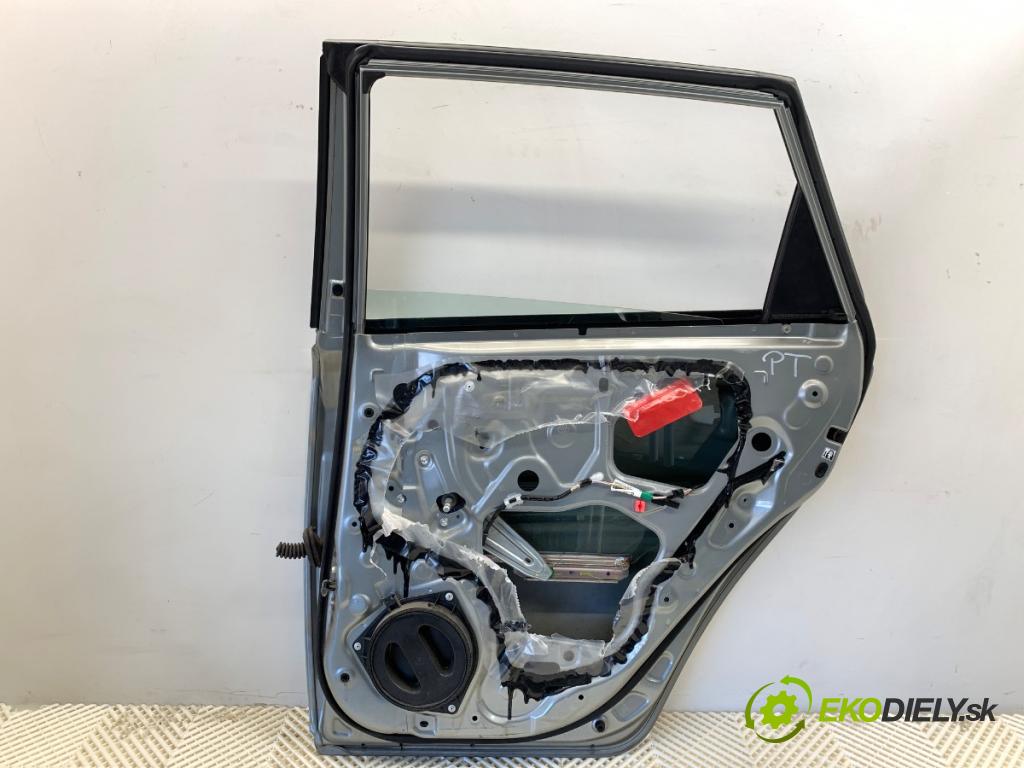 TOYOTA AURIS II liftback 2016 73 kW 1.3 (NRE180_) 1329 dveře pravý zadní část 1G6