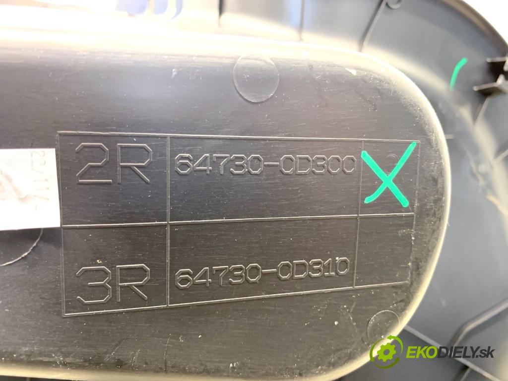TOYOTA YARIS IV SUV 2021 92 kW 1.5 (MXPB10) 1490 čalúnenie kufra pravy 64730-0D300