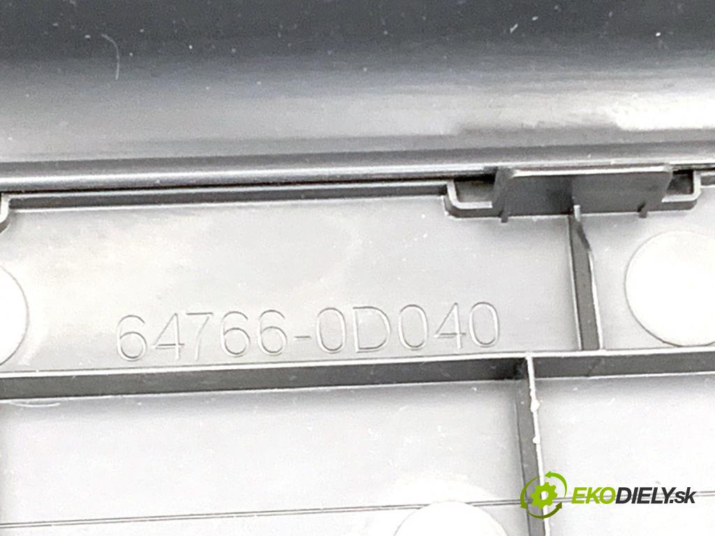 TOYOTA YARIS IV SUV 2021 92 kW 1.5 (MXPB10) 1490 čalúnenie kufra pravy 64730-0D300