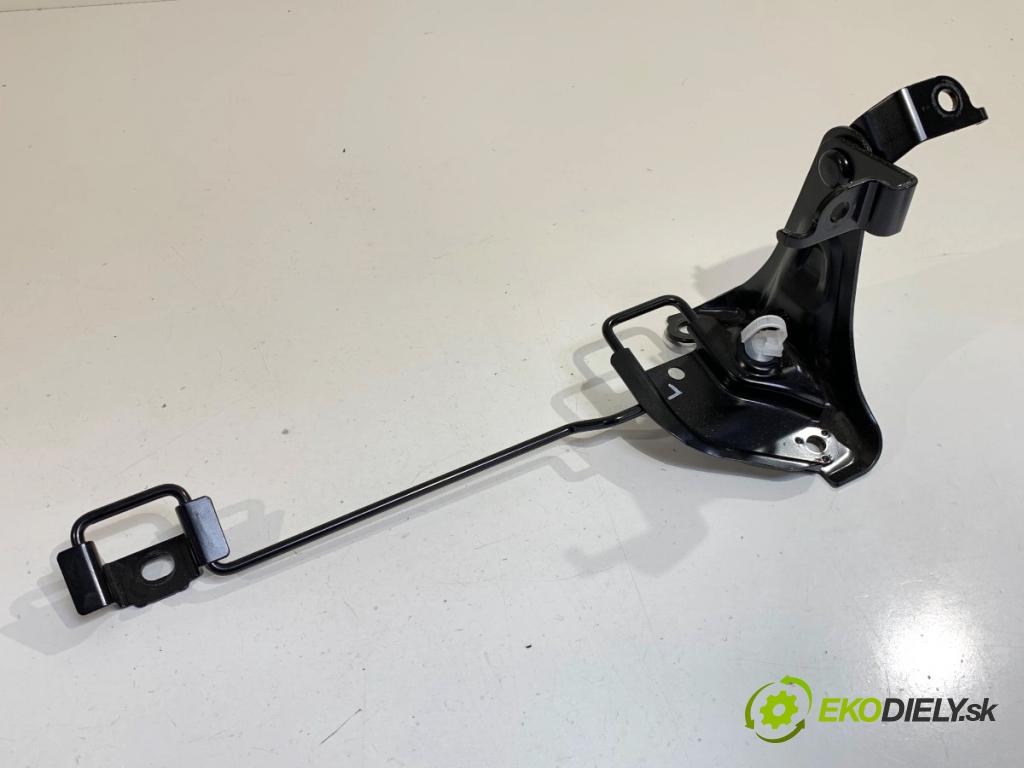 TOYOTA YARIS IV SUV 2021 92 kW 1.5 (MXPB10) 1490 uchycení ISOFIX 