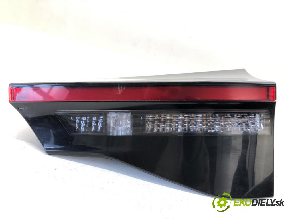 TOYOTA YARIS IV SUV 2021 92 kW 1.5 (MXPB10) 1490 Svetlo pravy zad vnútorná 81580-0DB70