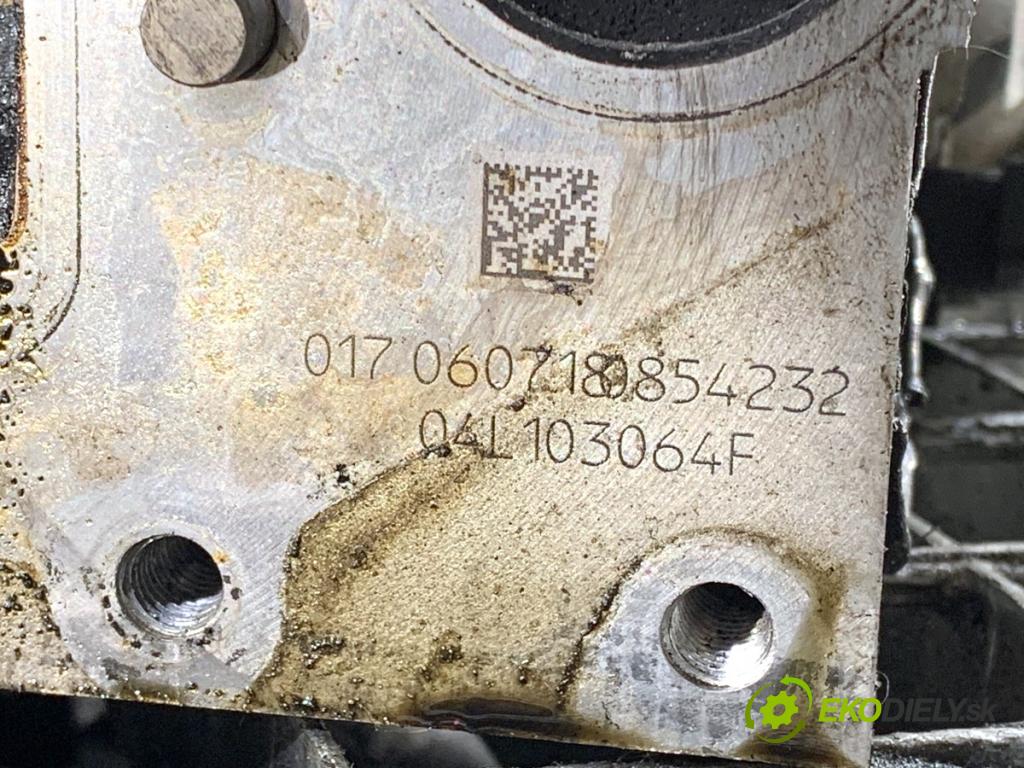 SKODA OCTAVIA III liftback 2018 85 kW 1.6 TDI 1598 Hlava valcov 04L103308K (Hlava valcov)