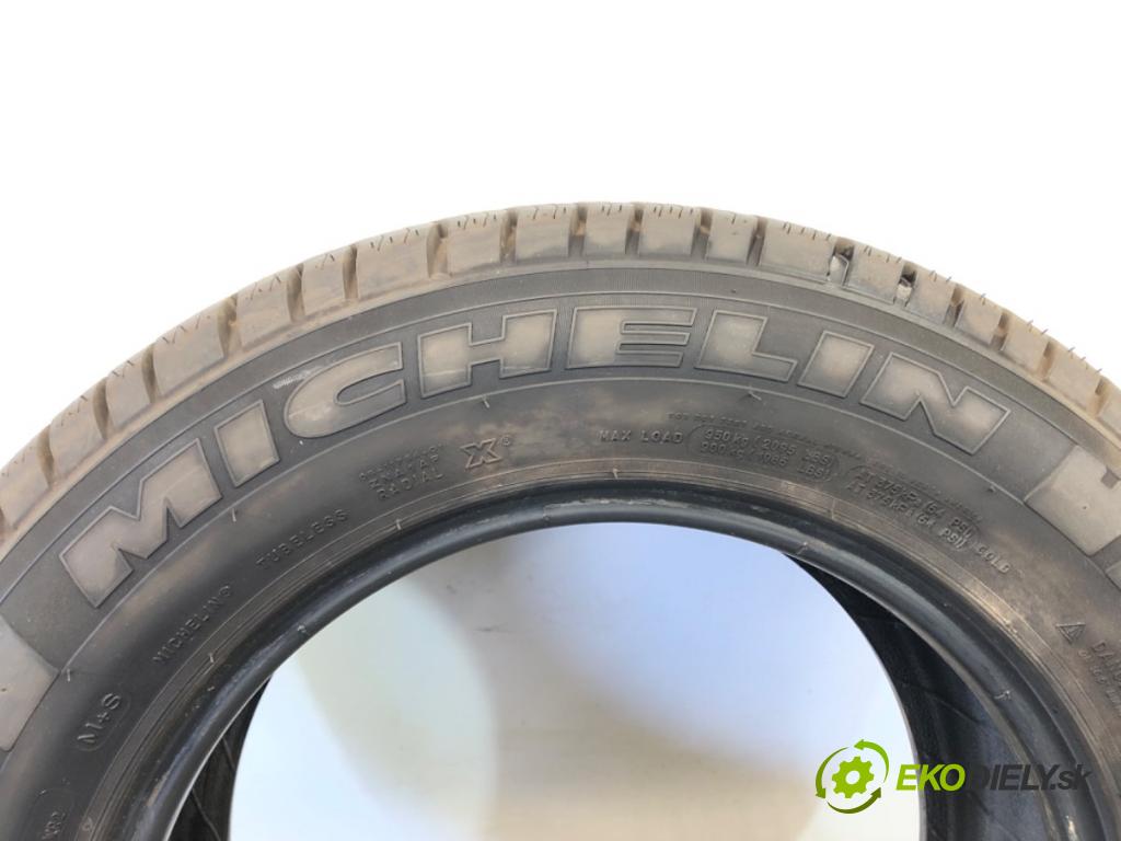 --- ---      PNEUMATIKA: 1X 215/65 16" MICHELIN