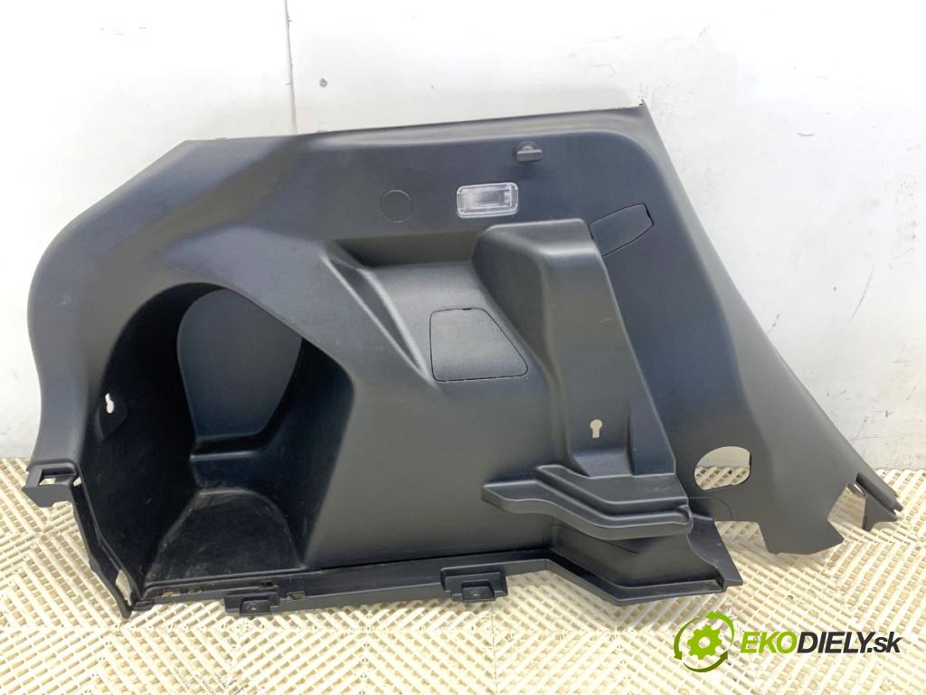 TOYOTA YARIS IV SUV 2021 92 kW 1.5 (MXPB10) 1490 čalúnenie kufra ľavy 64740-0D320