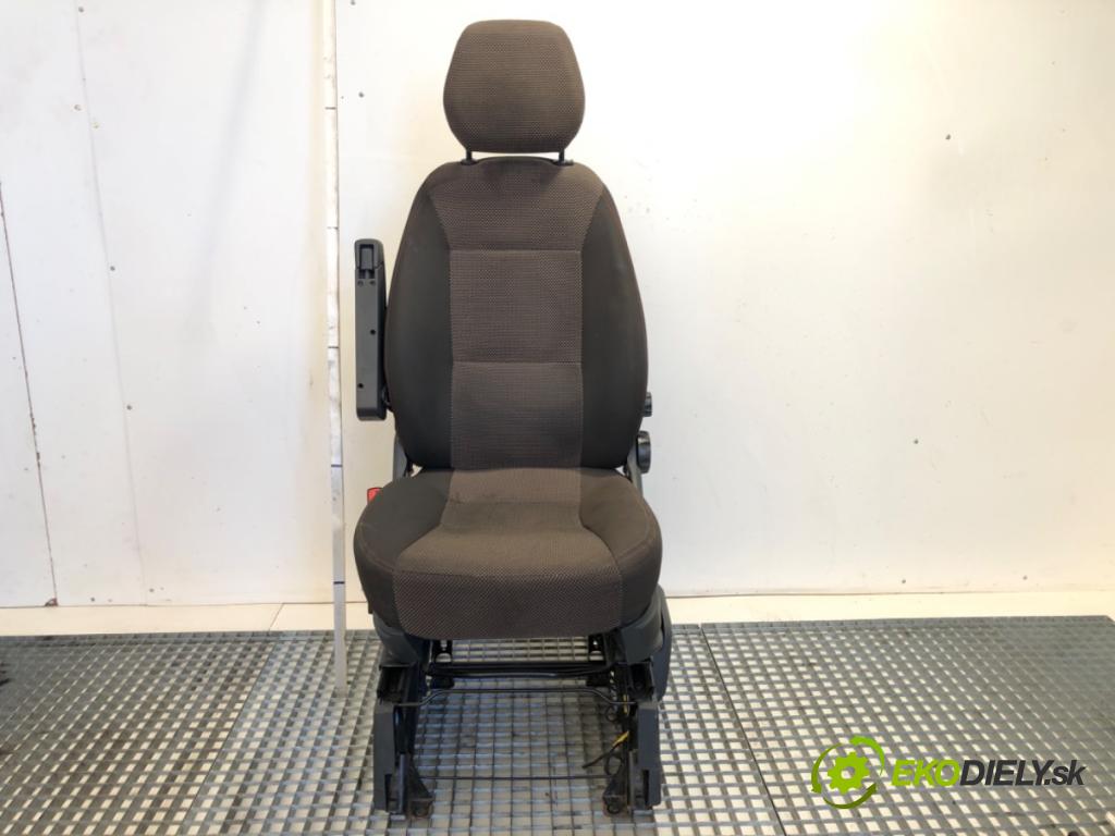 PEUGEOT BOXER I Autobus 2016 96 kW 2.0 BlueHDi 130 1997 sedadlo levý přední část 