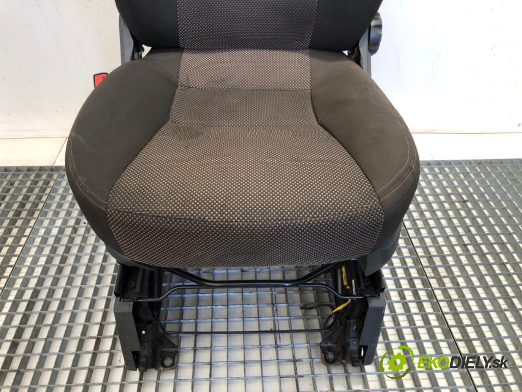 PEUGEOT BOXER I Autobus 2016 96 kW 2.0 BlueHDi 130 1997 sedadlo levý přední část