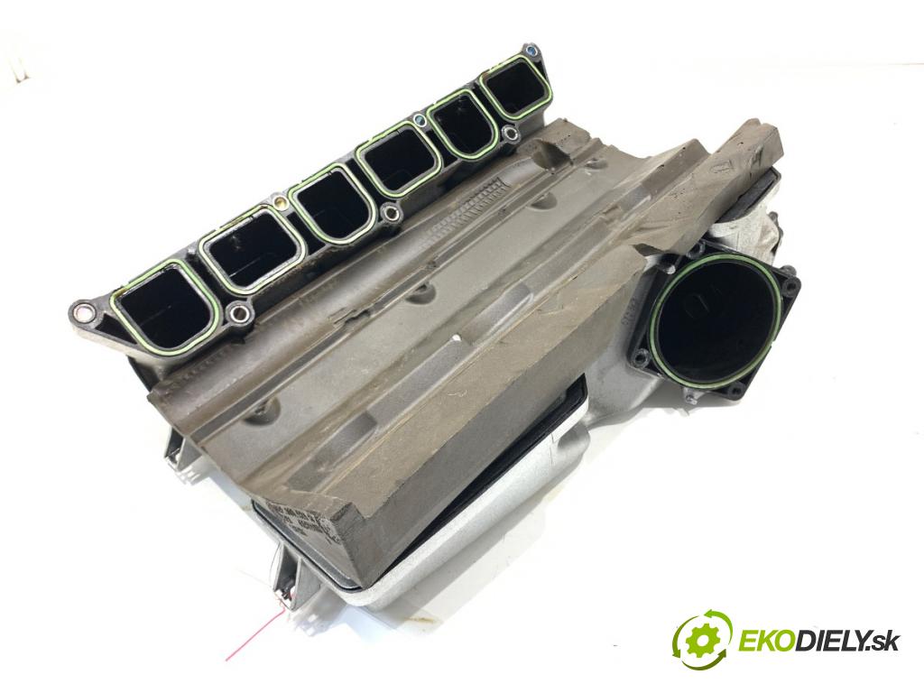AUDI A8 D4 sedan 2015 368 kW 6.3 W12 quattro 6299 potrubí sání 07P133188E (Sací potrubí)