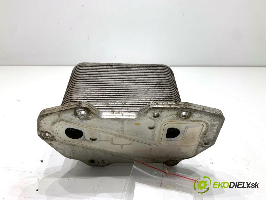 AUDI A8 D4 sedan 2015 368 kW 6.3 W12 quattro 6299 Chladič oleja 07P117037C